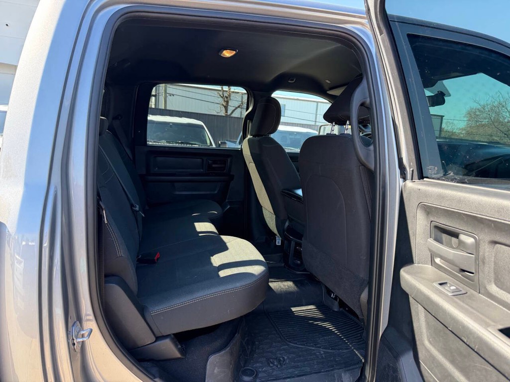 Ram 2500 Vehicle Full-screen Gallery Image 15