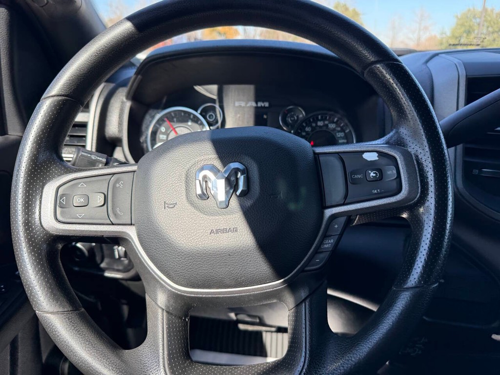 Ram 2500 Vehicle Full-screen Gallery Image 23