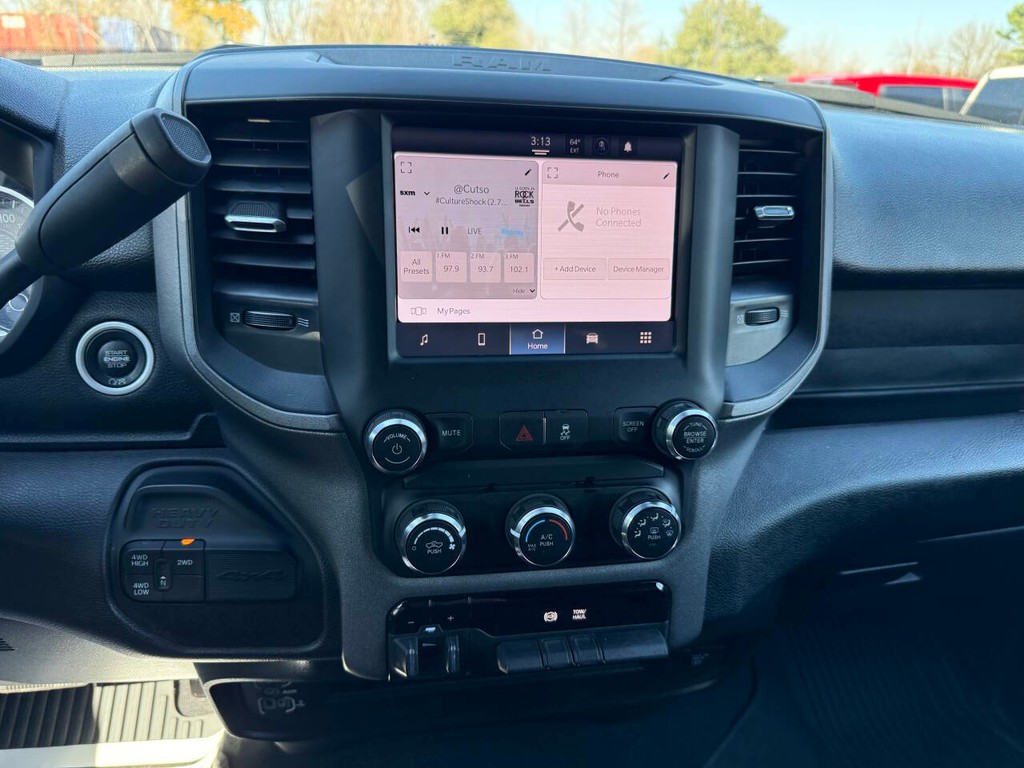 Ram 2500 Vehicle Full-screen Gallery Image 24