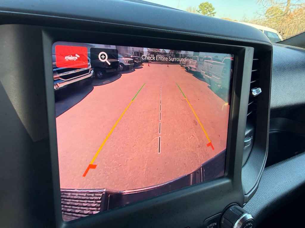 Ram 2500 Vehicle Full-screen Gallery Image 26