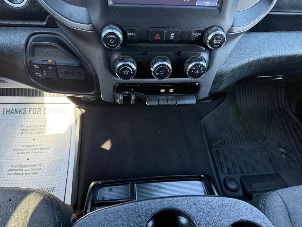 Ram 2500 Vehicle Full-screen Gallery Image 29