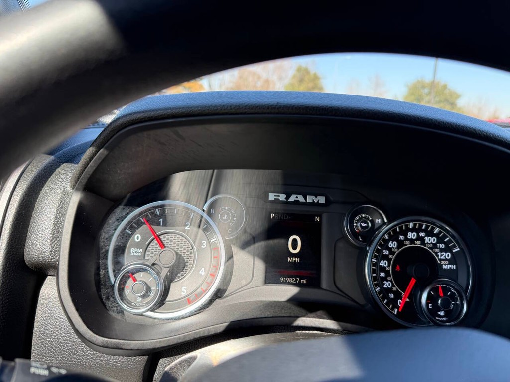 Ram 2500 Vehicle Full-screen Gallery Image 31