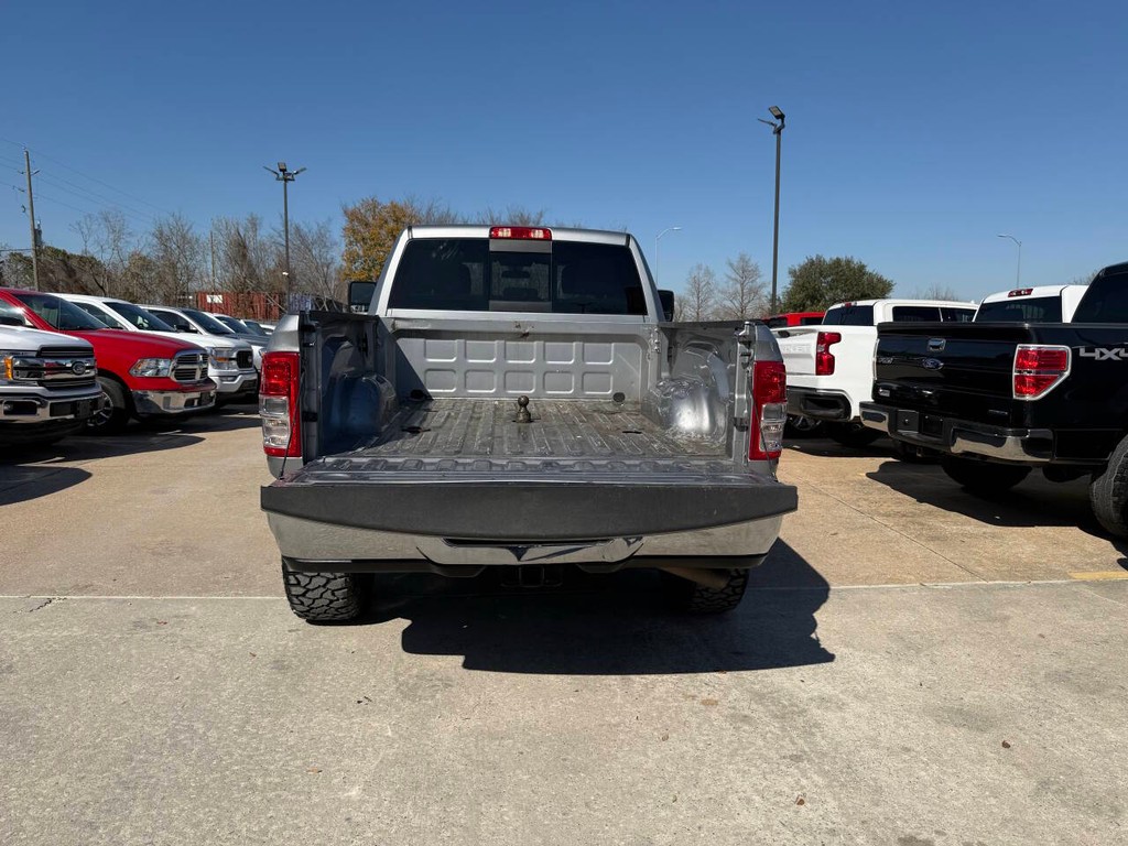 Ram 2500 Vehicle Full-screen Gallery Image 36