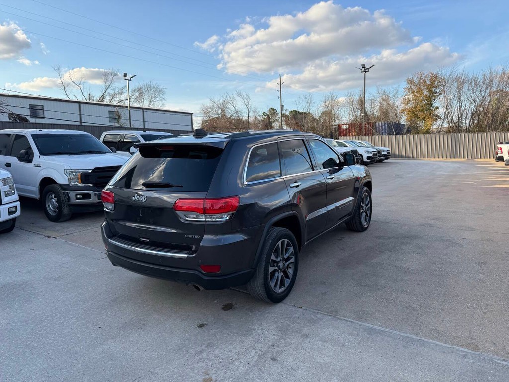 Jeep Grand Cherokee Vehicle Full-screen Gallery Image 05