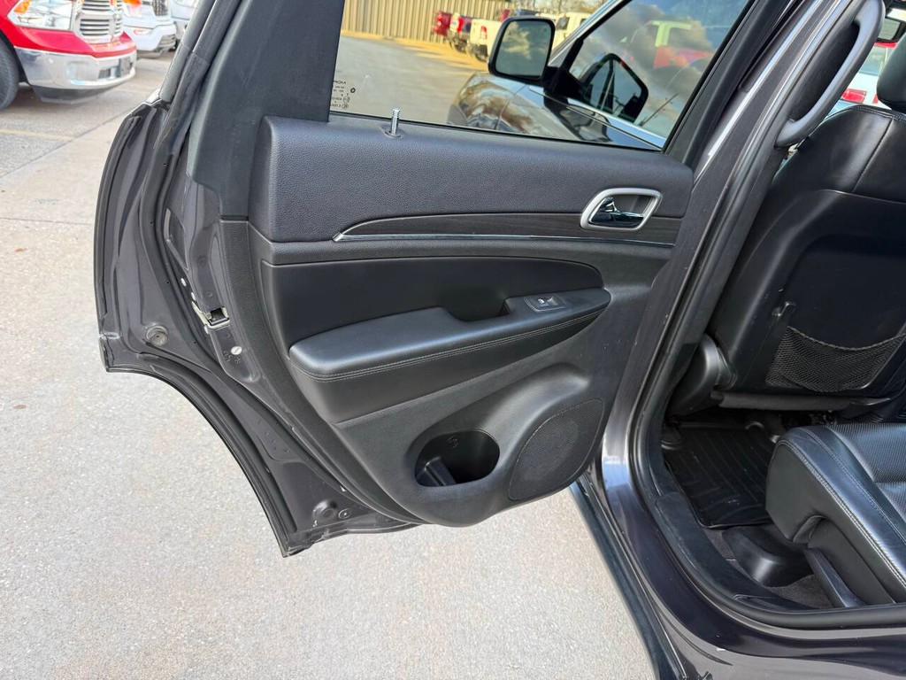 Jeep Grand Cherokee Vehicle Full-screen Gallery Image 14