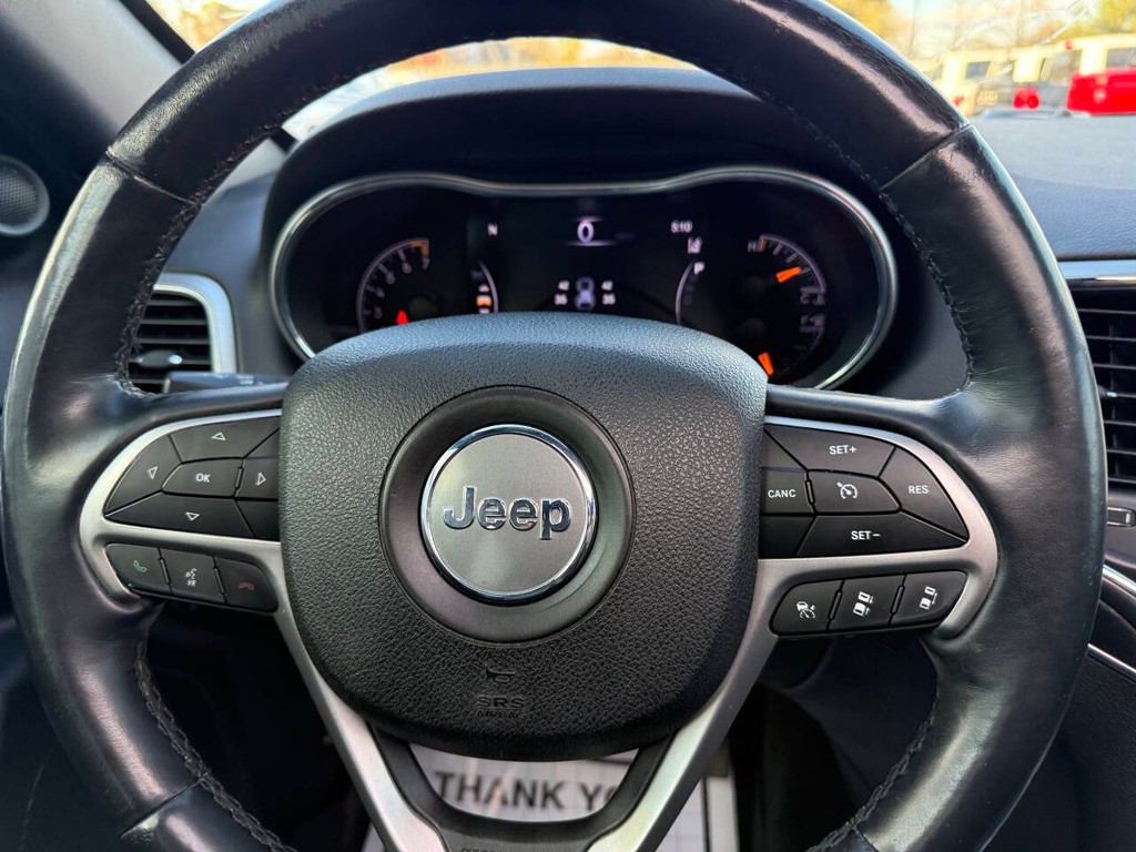 Jeep Grand Cherokee Vehicle Full-screen Gallery Image 22