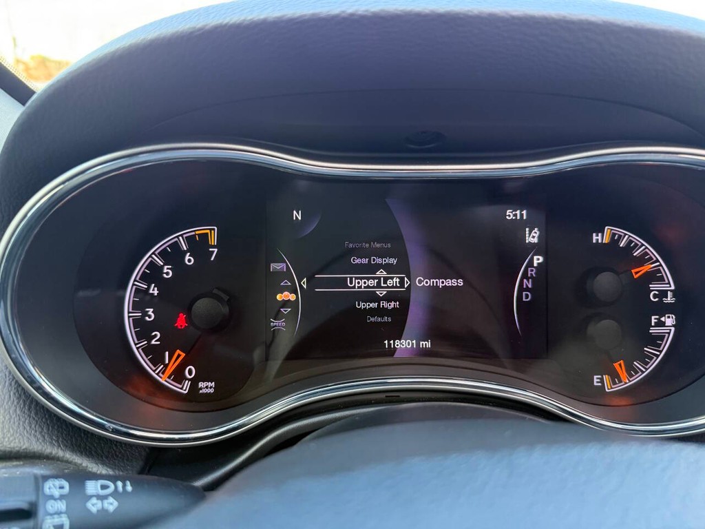 Jeep Grand Cherokee Vehicle Full-screen Gallery Image 31