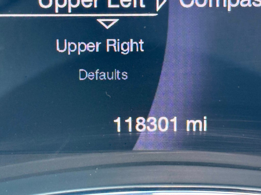 Jeep Grand Cherokee Vehicle Full-screen Gallery Image 32