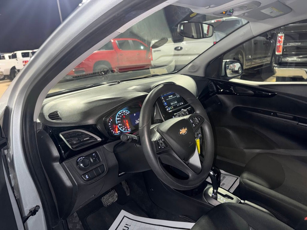 Chevrolet Spark Vehicle Full-screen Gallery Image 06