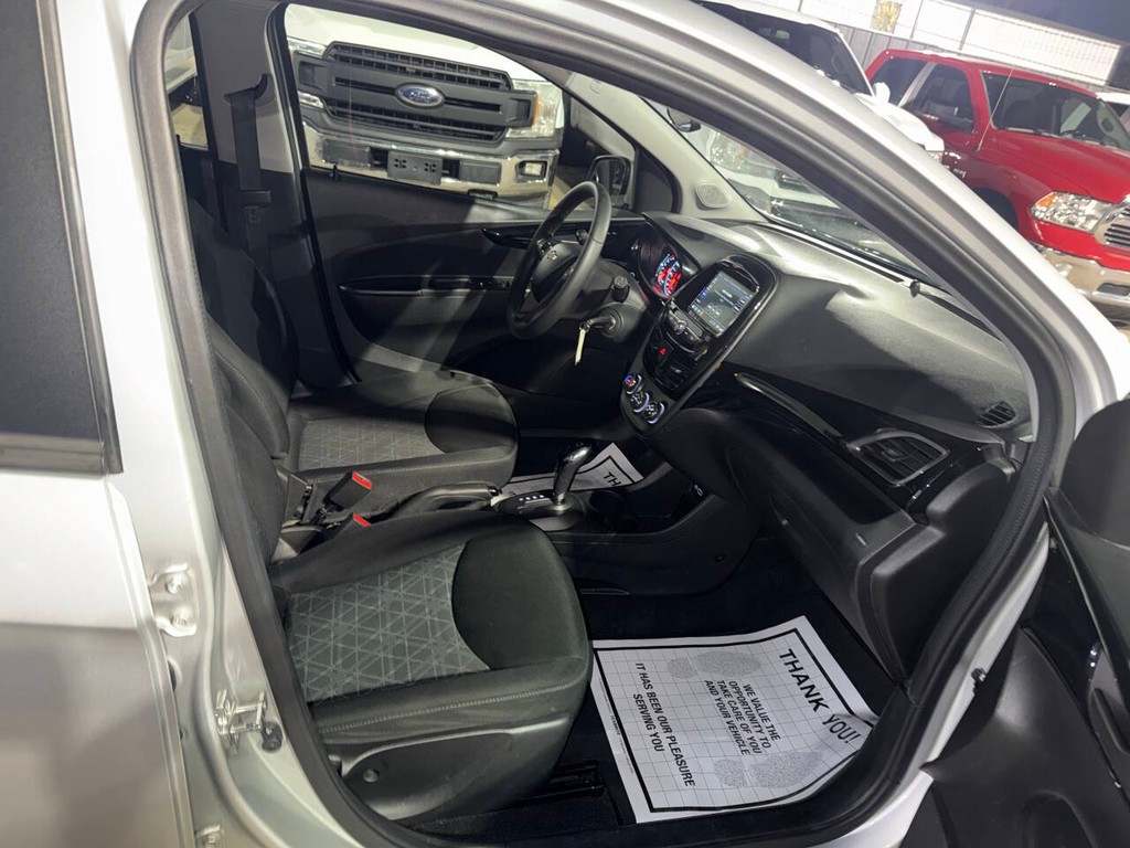 Chevrolet Spark Vehicle Full-screen Gallery Image 10