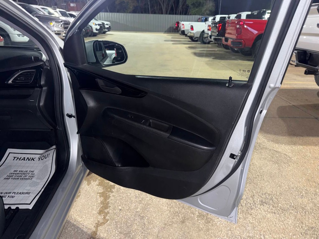 Chevrolet Spark Vehicle Full-screen Gallery Image 12