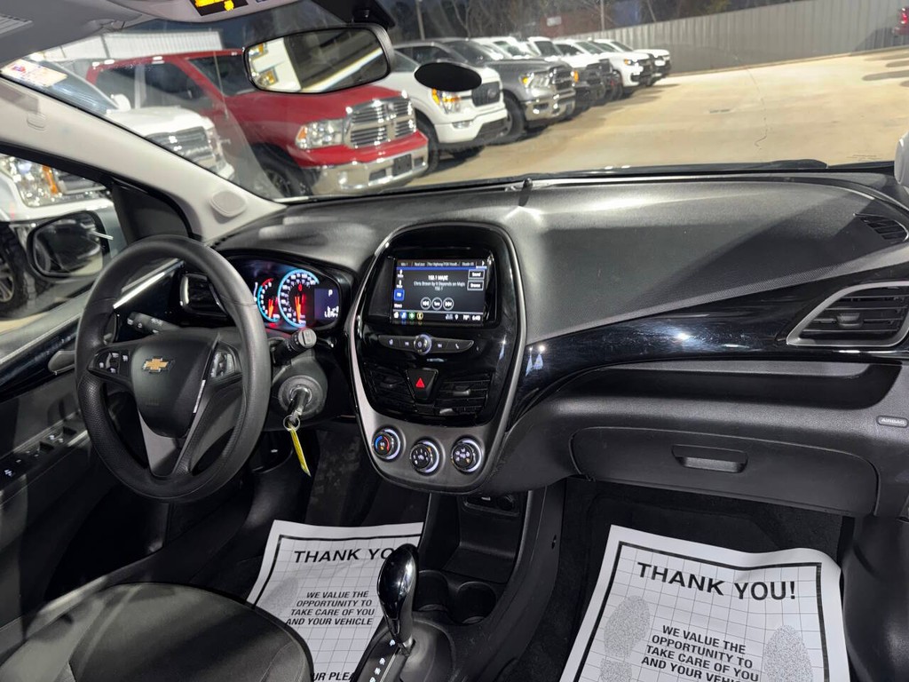 Chevrolet Spark Vehicle Full-screen Gallery Image 17