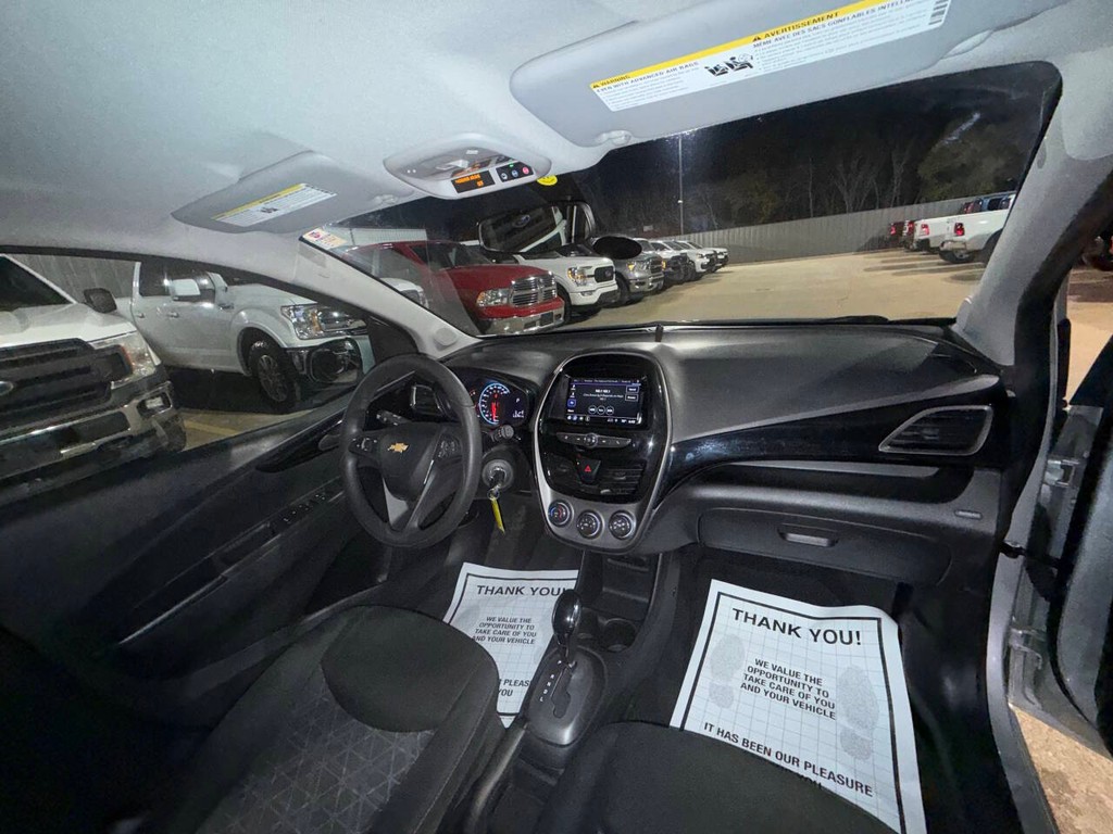 Chevrolet Spark Vehicle Full-screen Gallery Image 19