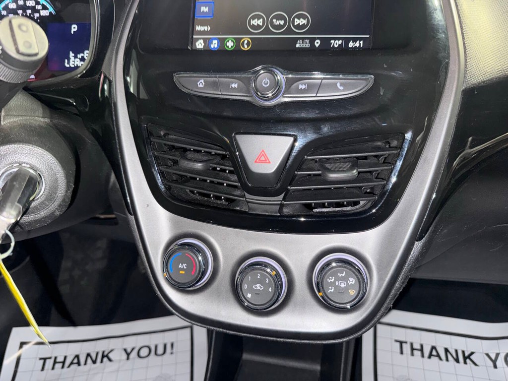 Chevrolet Spark Vehicle Full-screen Gallery Image 26