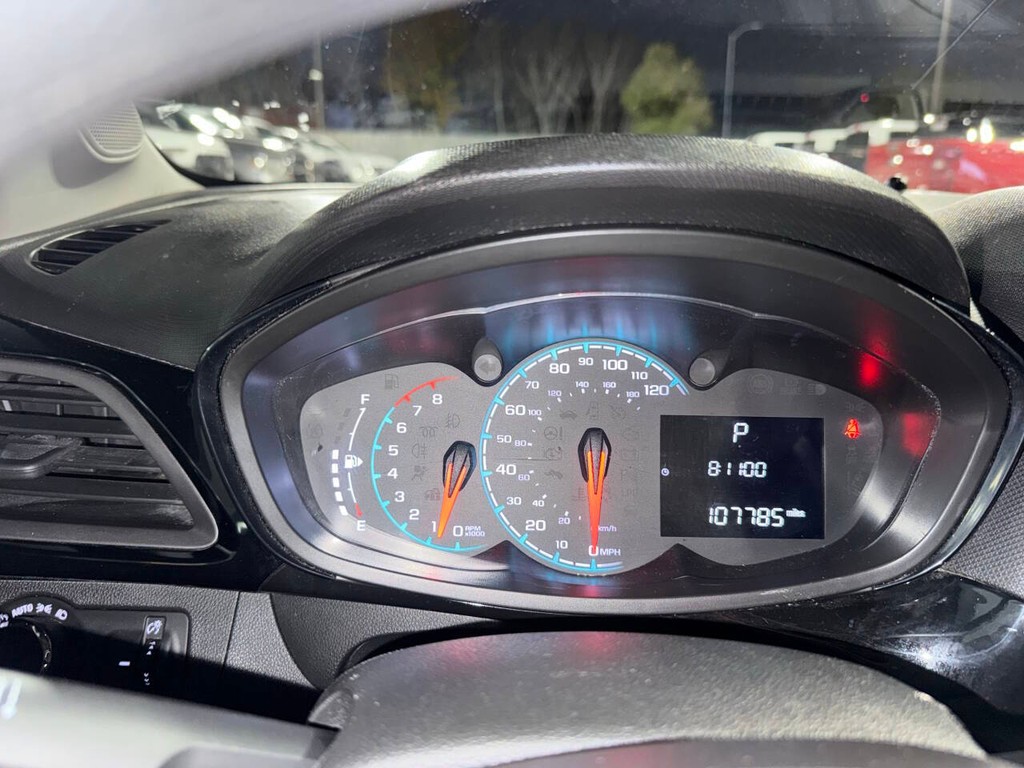 Chevrolet Spark Vehicle Full-screen Gallery Image 29