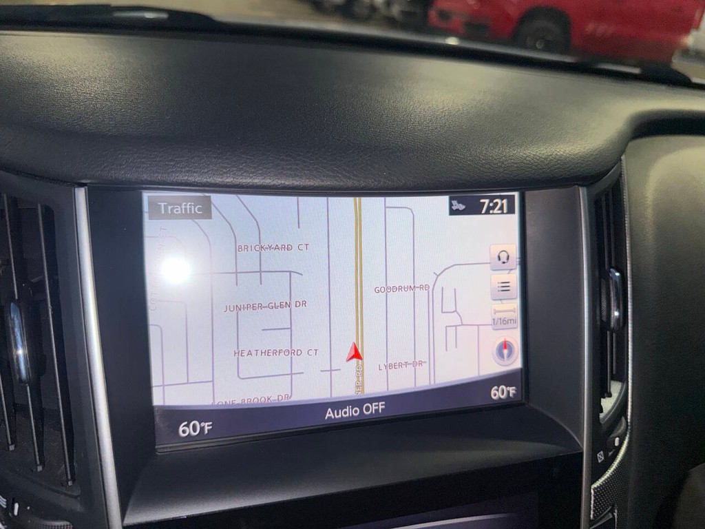 INFINITI Q50 Vehicle Full-screen Gallery Image 27