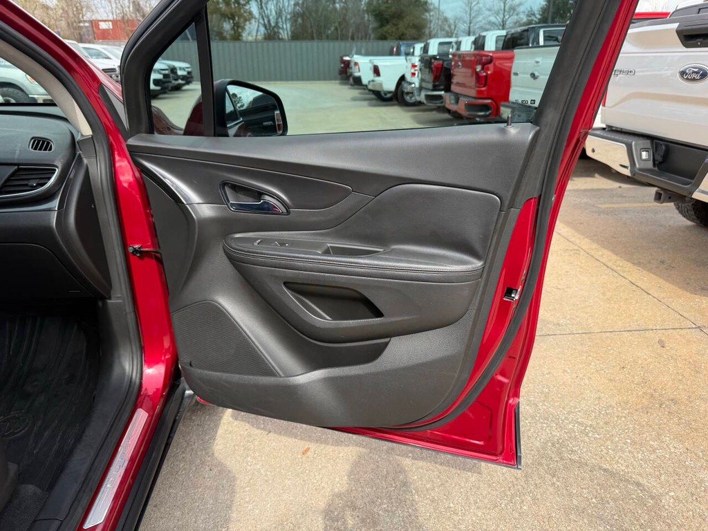 Buick Encore Vehicle Full-screen Gallery Image 11