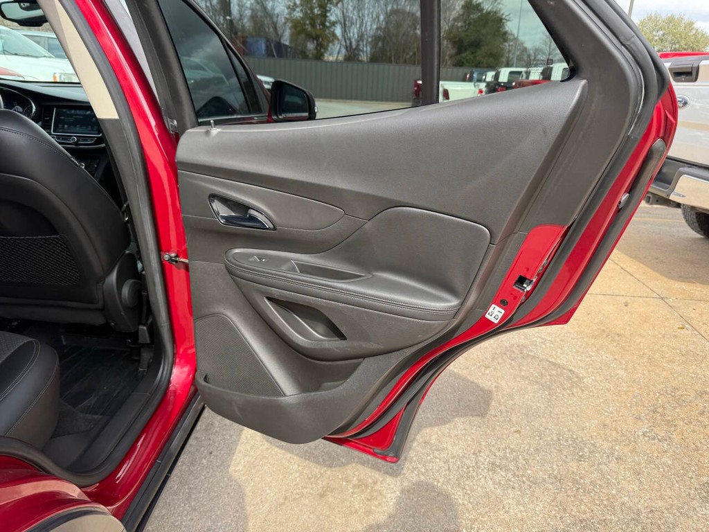 Buick Encore Vehicle Full-screen Gallery Image 17