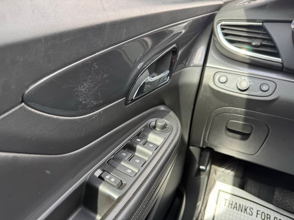 Buick Encore Vehicle Full-screen Gallery Image 31