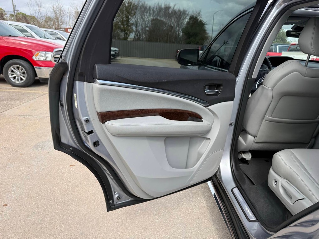 Acura MDX Vehicle Full-screen Gallery Image 15