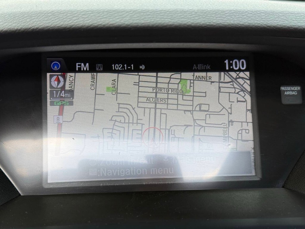 Acura MDX Vehicle Full-screen Gallery Image 25