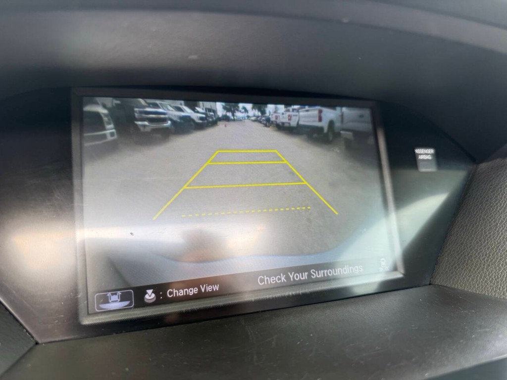 Acura MDX Vehicle Full-screen Gallery Image 26