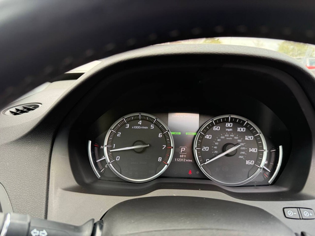 Acura MDX Vehicle Full-screen Gallery Image 34