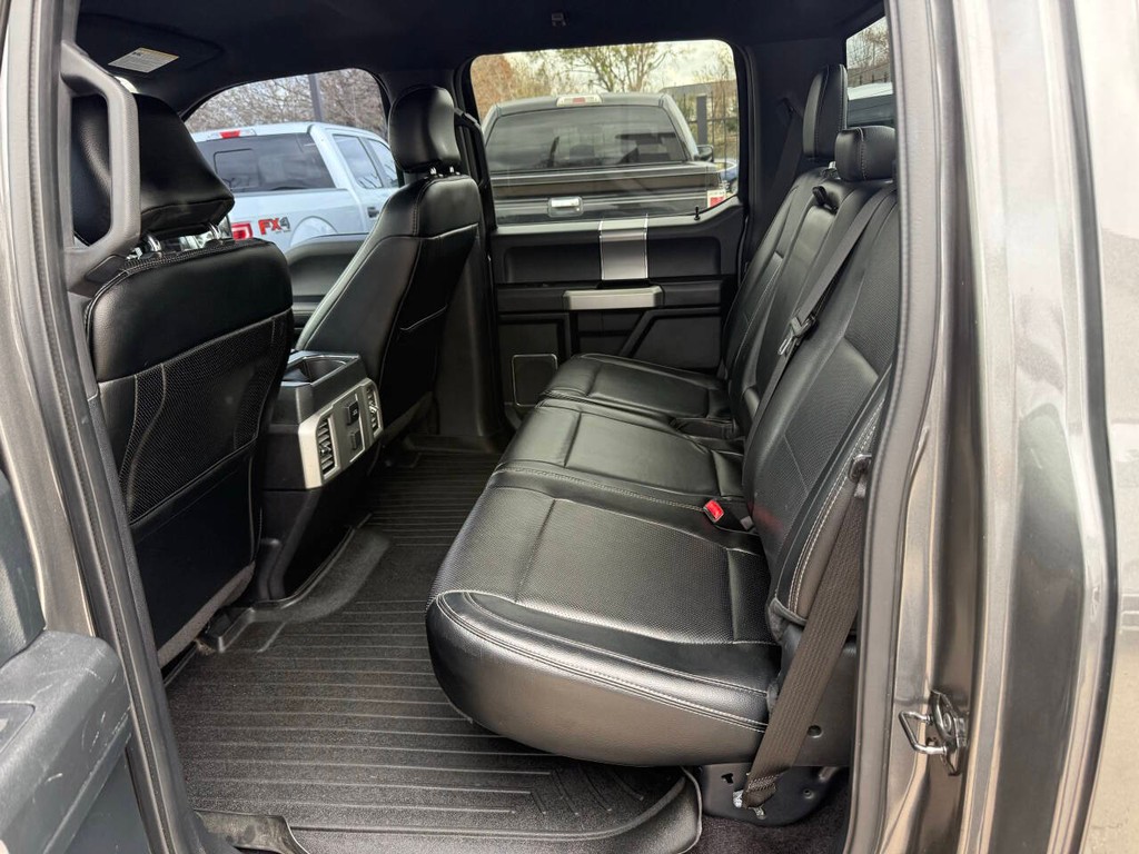 Ford F-150 Vehicle Full-screen Gallery Image 13