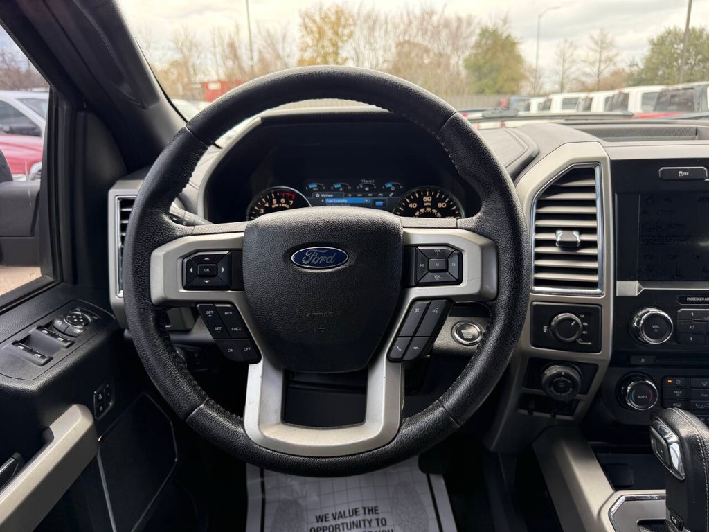 Ford F-150 Vehicle Full-screen Gallery Image 21