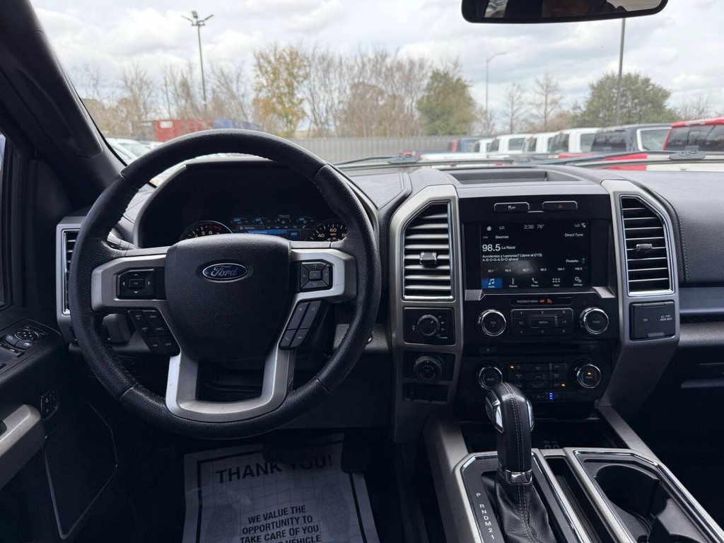 Ford F-150 Vehicle Full-screen Gallery Image 22