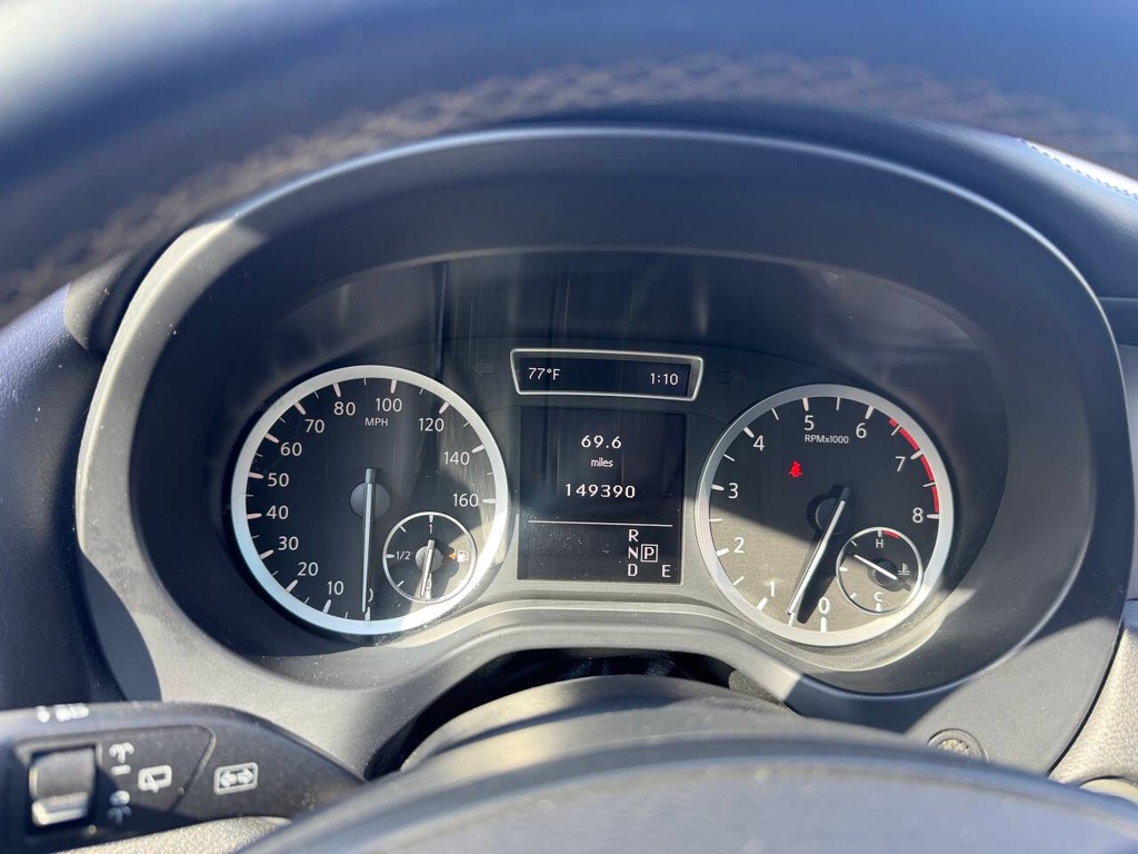 INFINITI QX30 Vehicle Full-screen Gallery Image 33