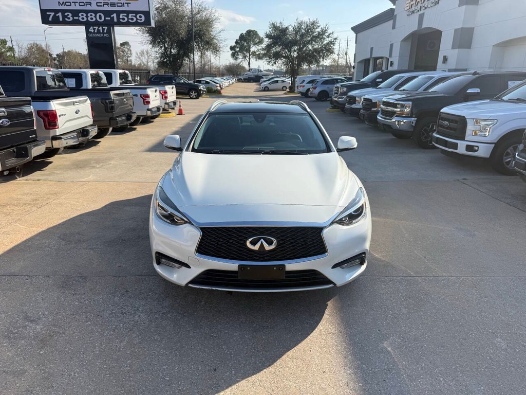 INFINITI QX30 Vehicle Full-screen Gallery Image 40