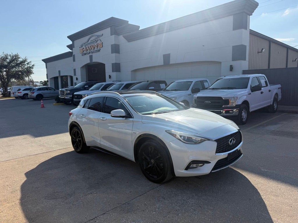 INFINITI QX30 Vehicle Full-screen Gallery Image 42