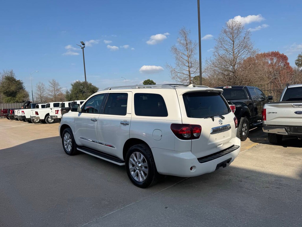 Toyota Sequoia Vehicle Full-screen Gallery Image 04