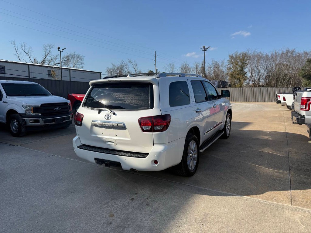 Toyota Sequoia Vehicle Full-screen Gallery Image 05