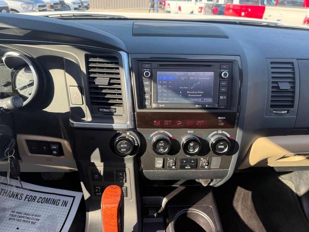 Toyota Sequoia Vehicle Full-screen Gallery Image 27