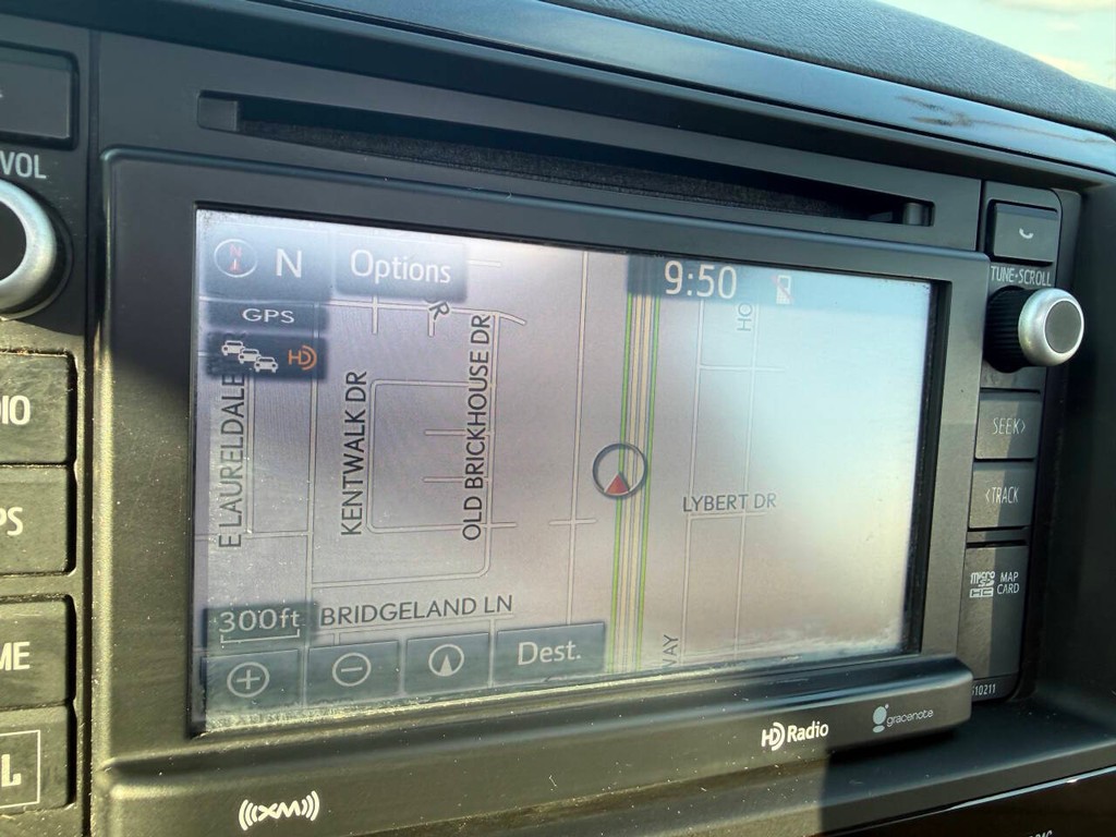 Toyota Sequoia Vehicle Full-screen Gallery Image 28