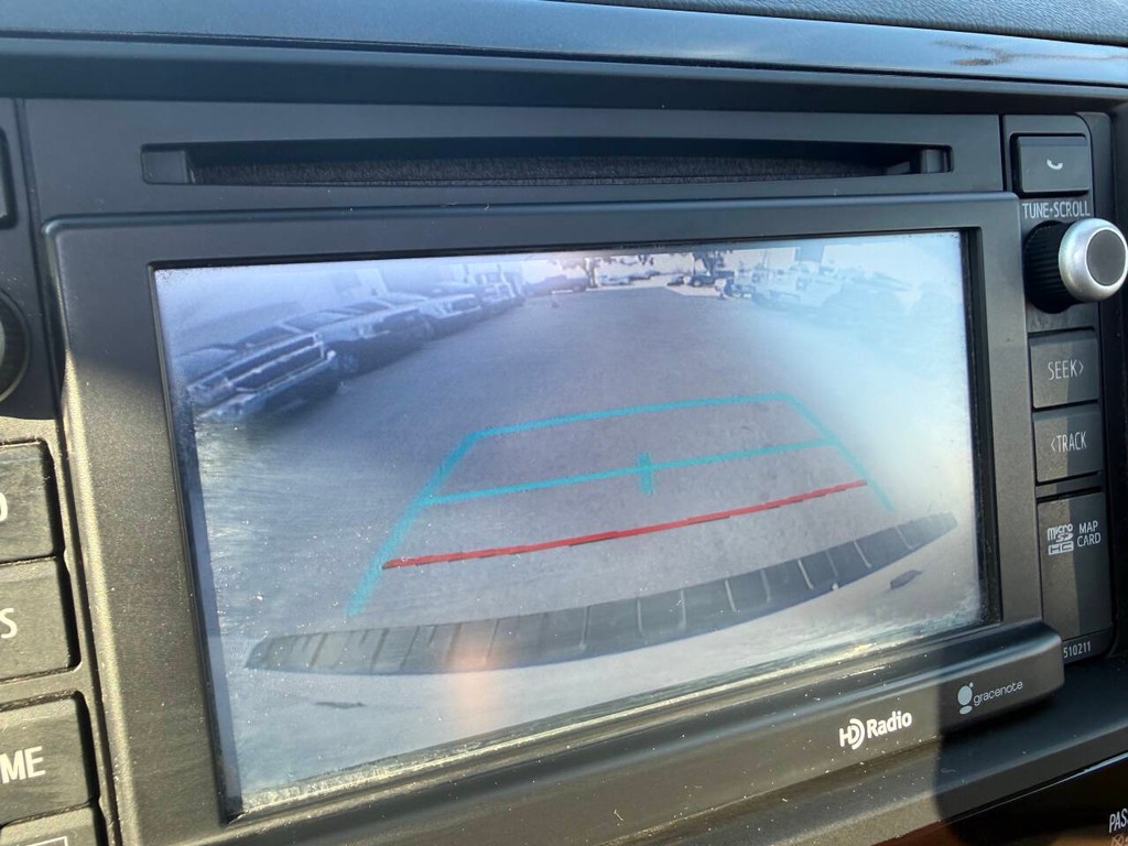 Toyota Sequoia Vehicle Full-screen Gallery Image 29