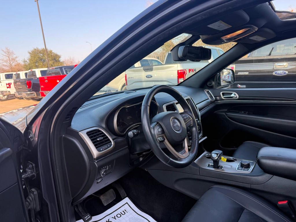 Jeep Grand Cherokee Vehicle Full-screen Gallery Image 06