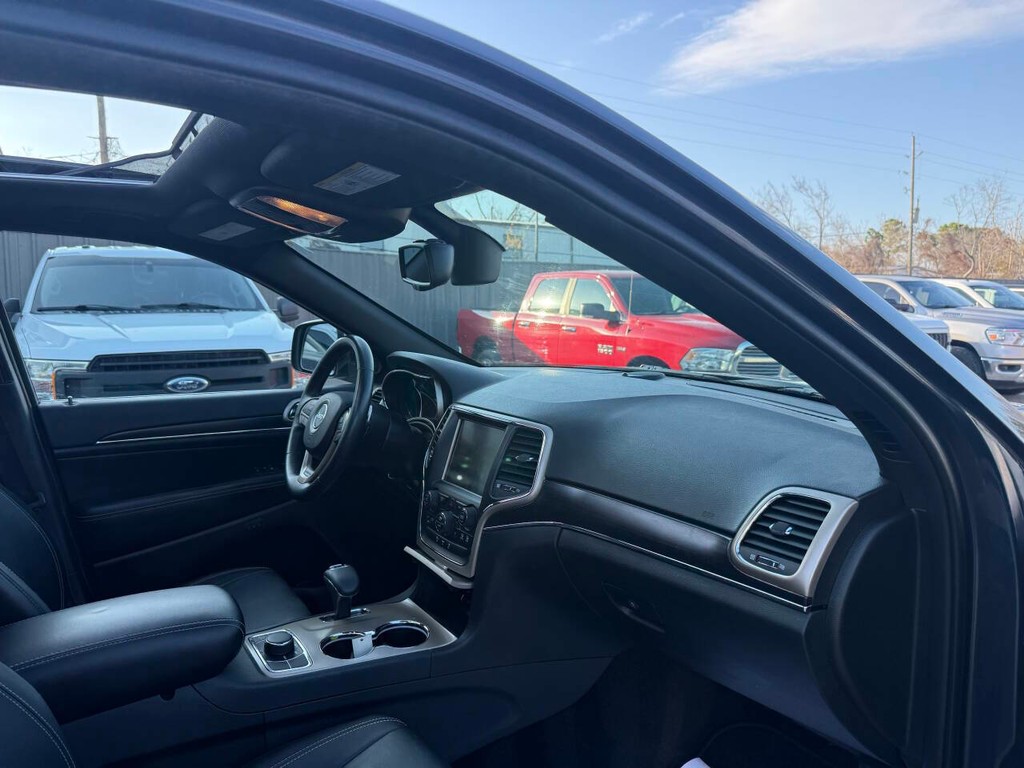 Jeep Grand Cherokee Vehicle Full-screen Gallery Image 09