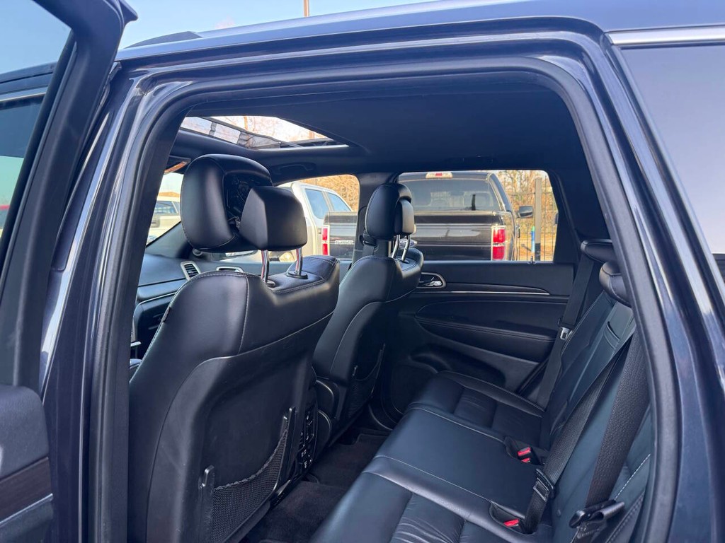 Jeep Grand Cherokee Vehicle Full-screen Gallery Image 12