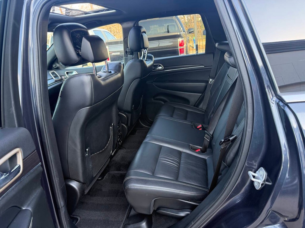 Jeep Grand Cherokee Vehicle Full-screen Gallery Image 13