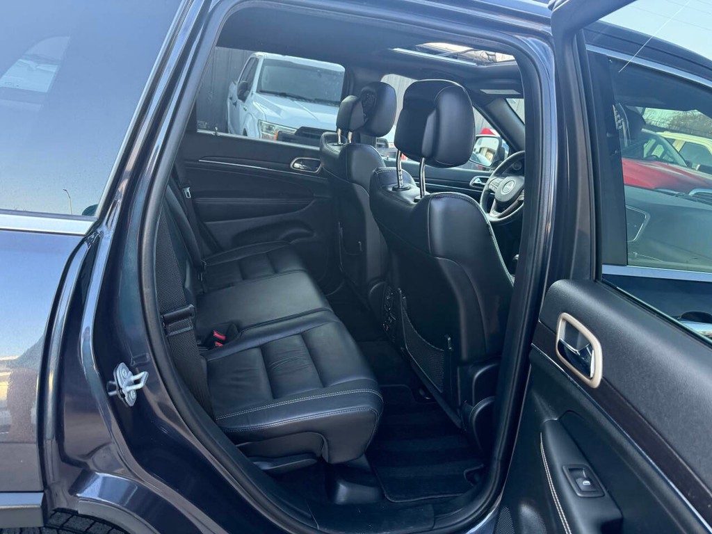 Jeep Grand Cherokee Vehicle Full-screen Gallery Image 15