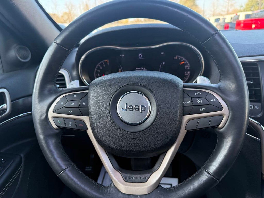 Jeep Grand Cherokee Vehicle Full-screen Gallery Image 23