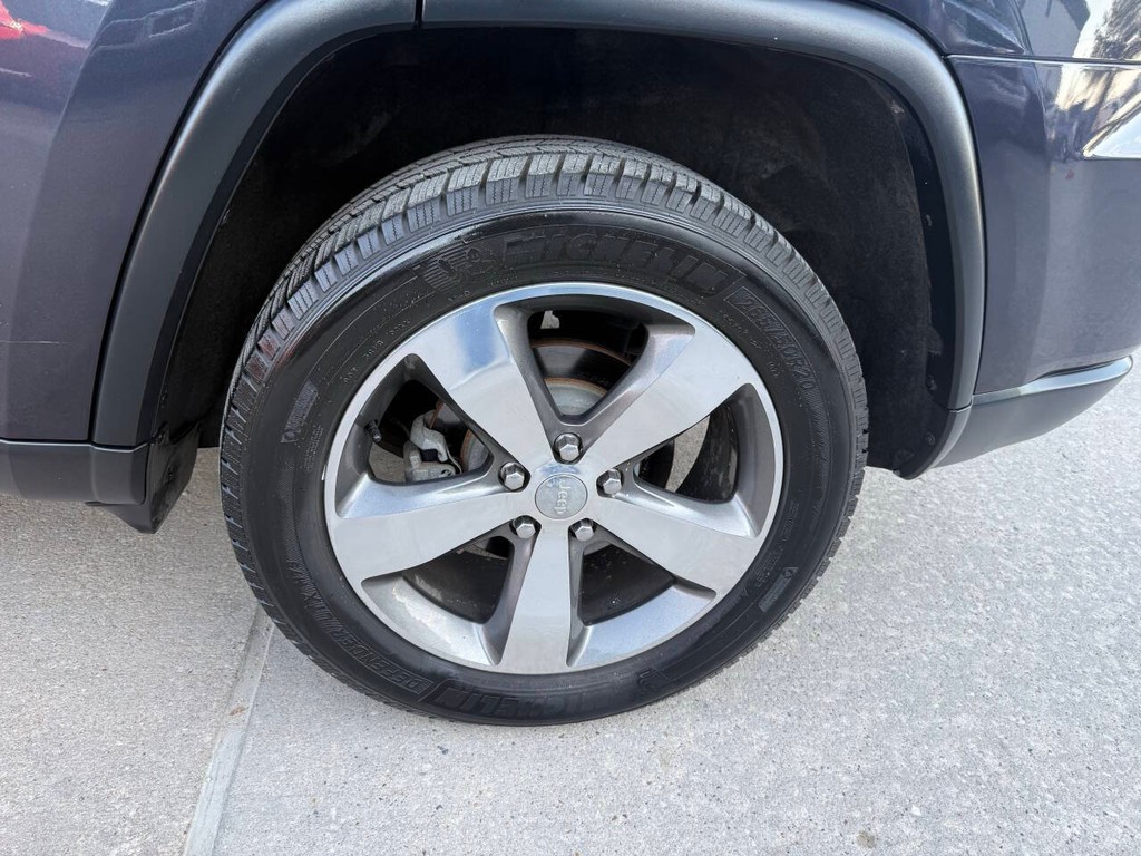 Jeep Grand Cherokee Vehicle Full-screen Gallery Image 36