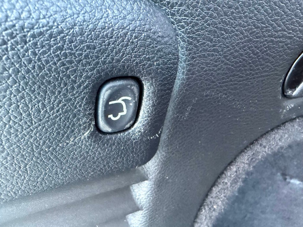 Jeep Grand Cherokee Vehicle Full-screen Gallery Image 38