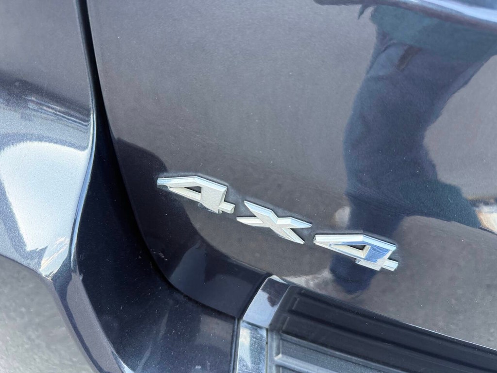 Jeep Grand Cherokee Vehicle Full-screen Gallery Image 40