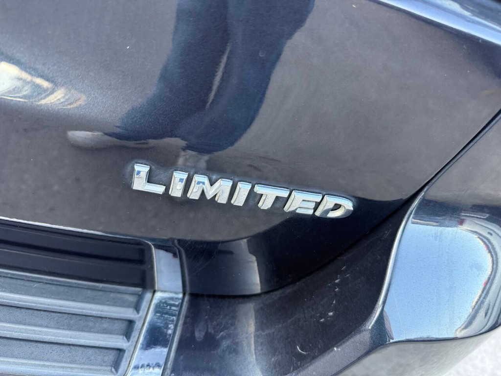 Jeep Grand Cherokee Vehicle Full-screen Gallery Image 41