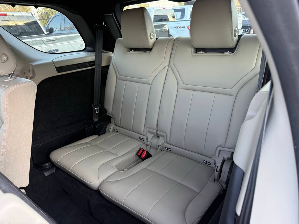 Land Rover Discovery Vehicle Full-screen Gallery Image 14