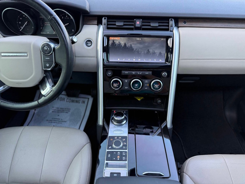 Land Rover Discovery Vehicle Full-screen Gallery Image 26